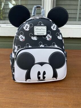 Disney Parks x Loungefly Black & White Mickey Mouse Mini Backpack